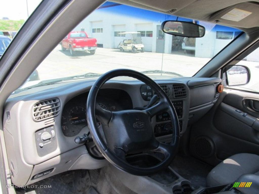 2003 S10 ZR2 Extended Cab 4x4 - Summit White / Graphite photo #12