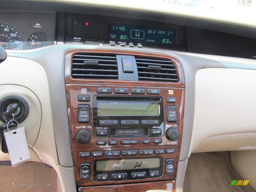 2004 Avalon XLS - Silver Spruce Metallic / Ivory photo #15