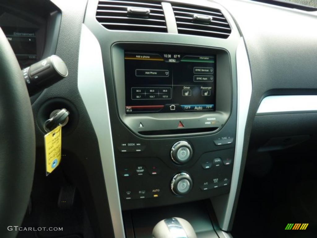 2011 Ford Explorer XLT 4WD Controls Photo #48545690
