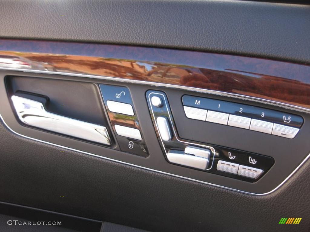 2010 Mercedes-Benz S 400 Hybrid Sedan Controls Photo #48546878