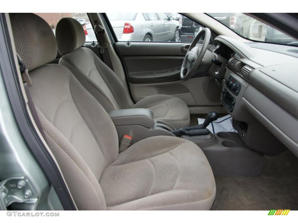 Light Taupe Interior 2005 Chrysler Sebring Sedan Photo #48548885