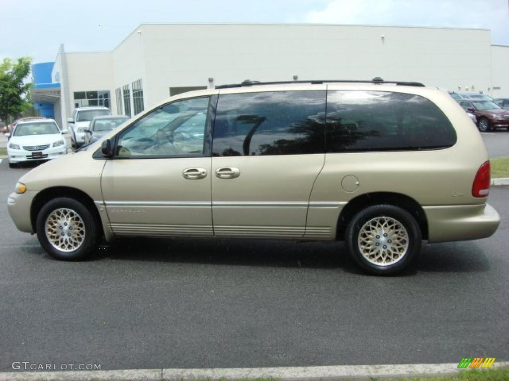 Champagne Pearl 1998 Chrysler Town & Country LXi Exterior Photo #48549602