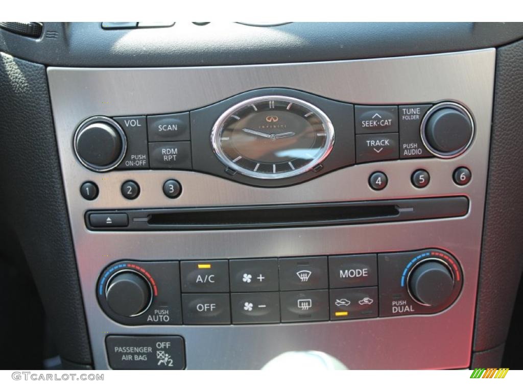 2010 Infiniti G  37 x S Anniversary Edition Sedan Controls Photos