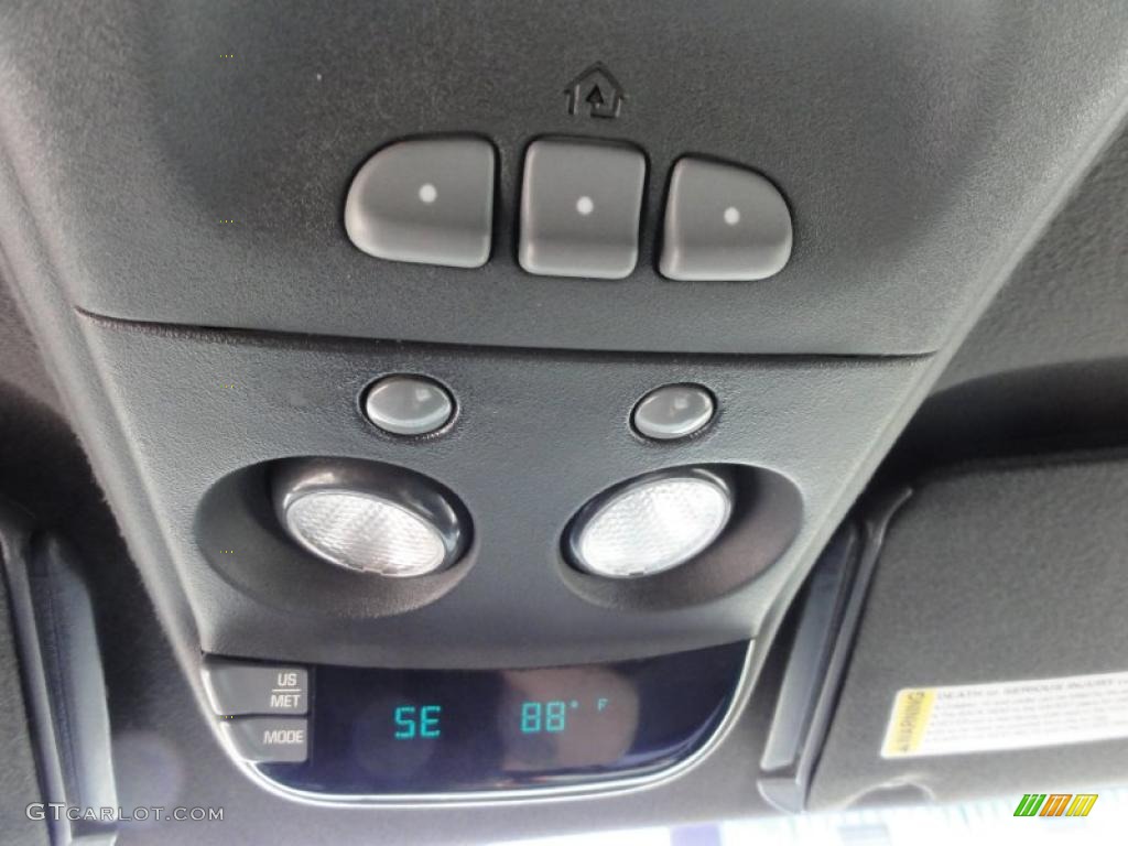 1998 Bravada AWD - Black / Graphite photo #44