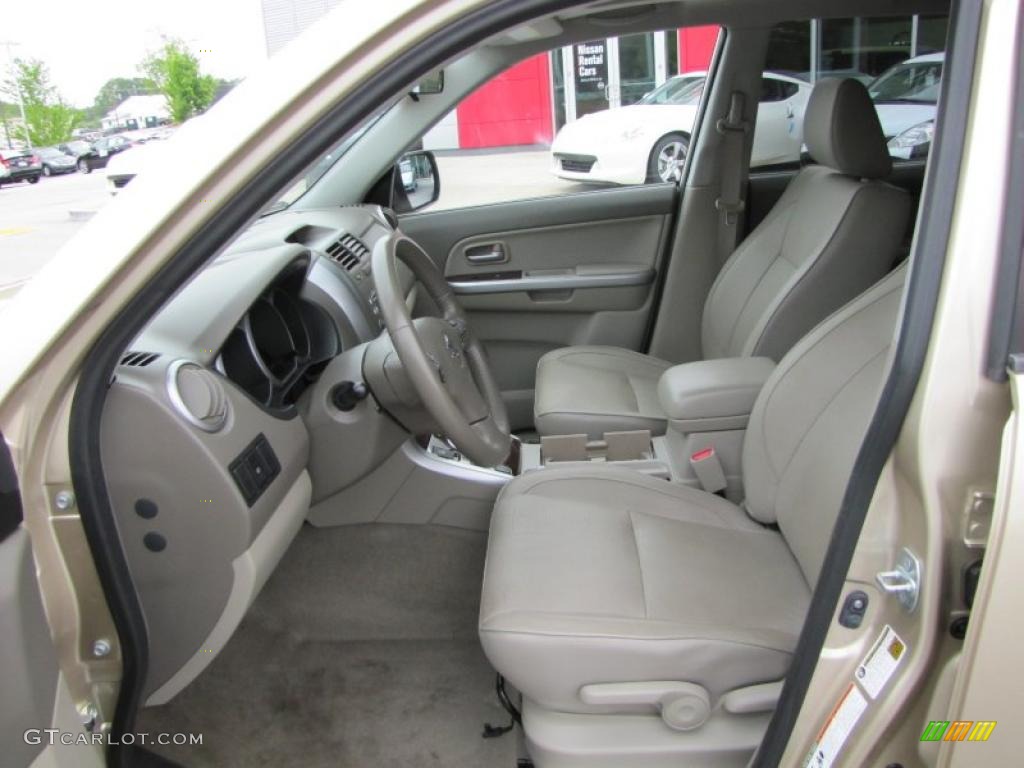 Beige Interior 2007 Suzuki Grand Vitara Luxury Photo #48552956