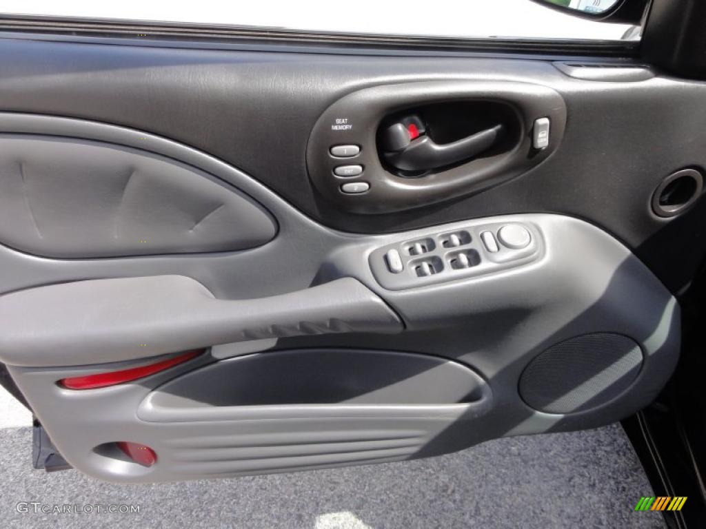 2003 Pontiac Bonneville SSEi Dark Pewter Door Panel Photo #48554246