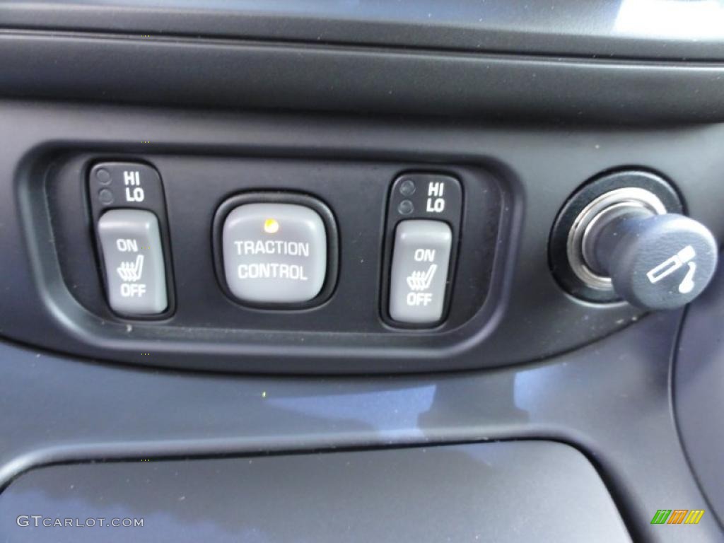 2003 Pontiac Bonneville SSEi Controls Photo #48554570
