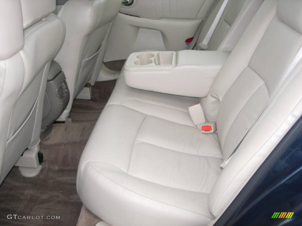Neutral Interior 2001 Oldsmobile Aurora 3.5 Photo #48554585