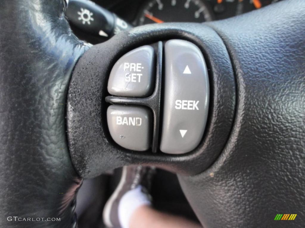 2003 Pontiac Bonneville SSEi Controls Photo #48554660