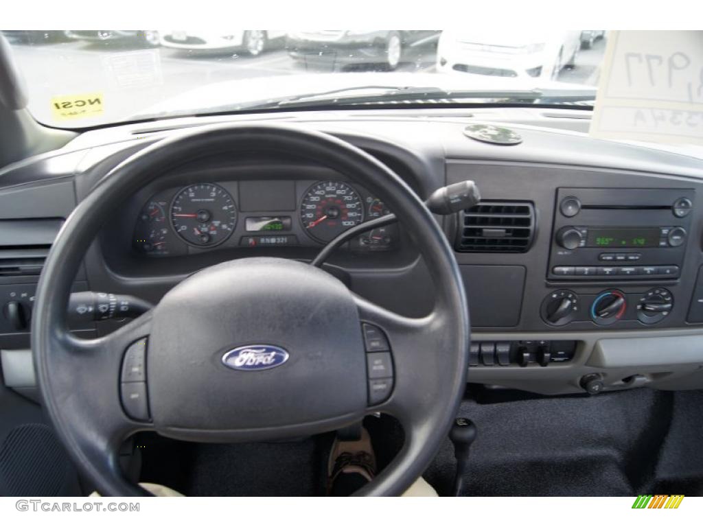 2006 Ford F550 Super Duty XL Regular Cab 4x4 Chassis Medium Flint Dashboard Photo #48556874