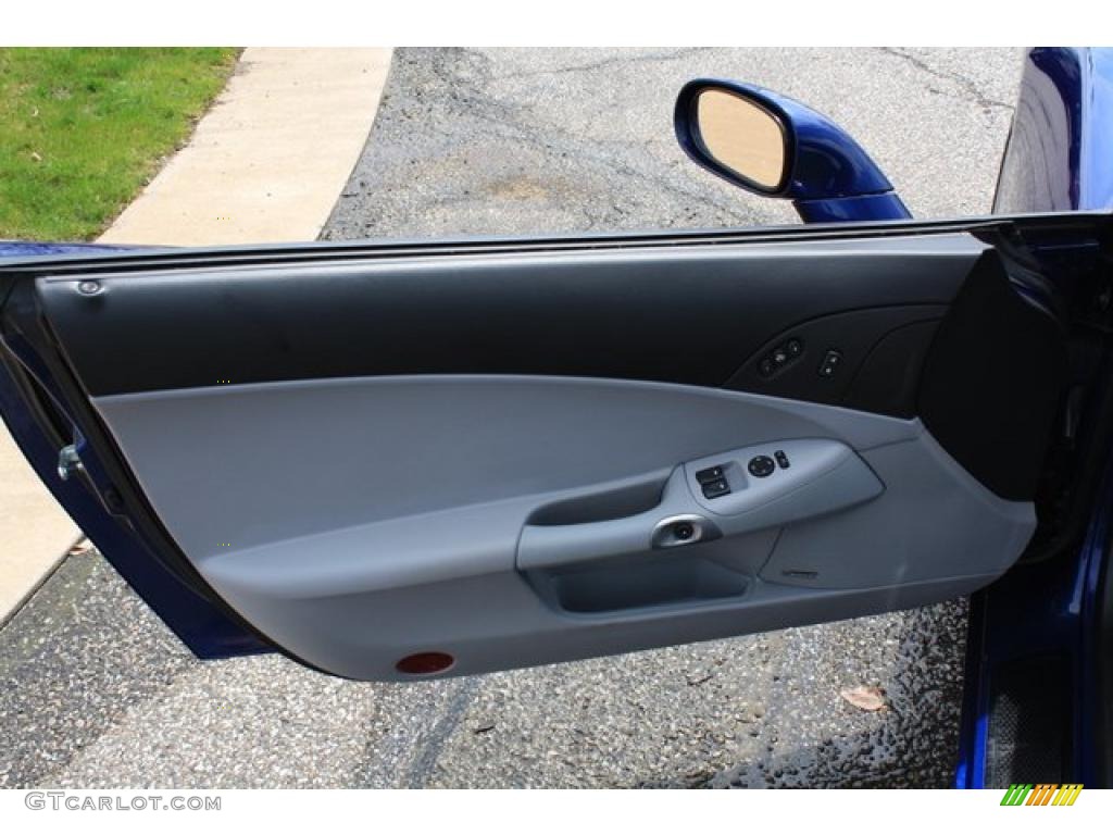 2005 Chevrolet Corvette Coupe Steel Grey Door Panel Photo #48558182