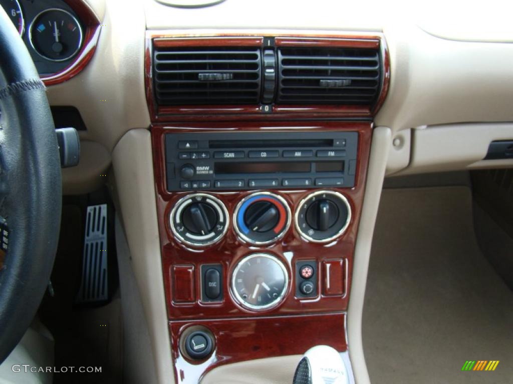 2001 BMW Z3 3.0i Roadster Controls Photo #48558689