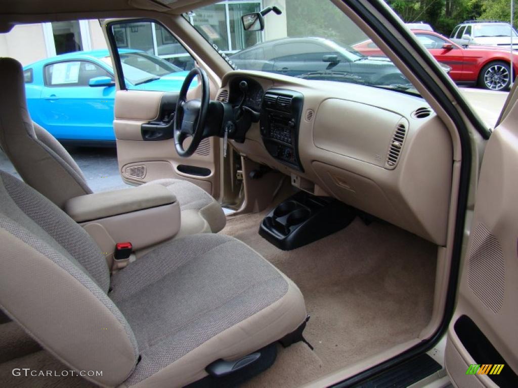 Medium Prairie Tan Interior 2000 Ford Ranger XLT SuperCab Photo #48558995
