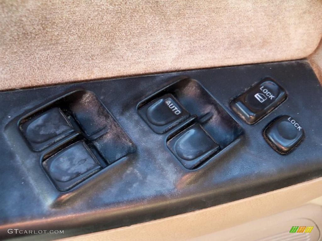 2000 Isuzu Trooper S 4x4 Controls Photo #48560444
