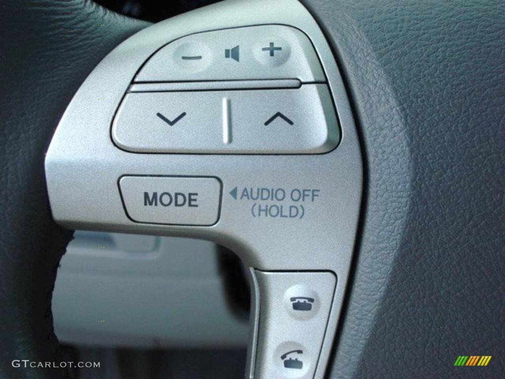 2010 Toyota Camry Hybrid Controls Photo #48562160
