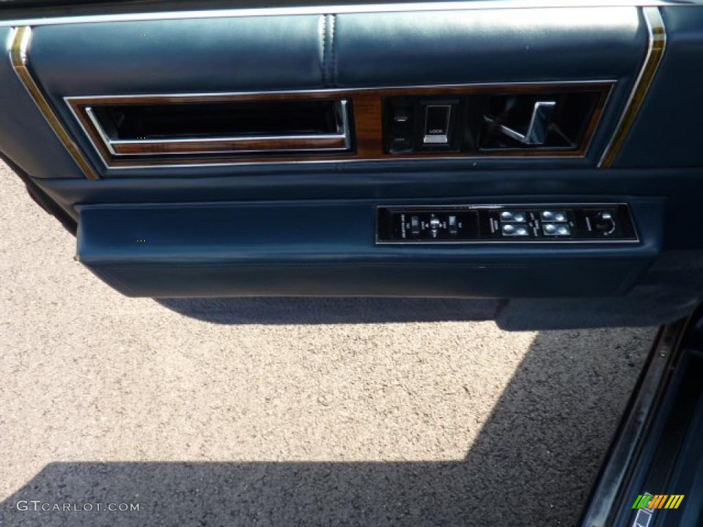 1993 Cadillac DeVille Sedan Blue Door Panel Photo #48564477