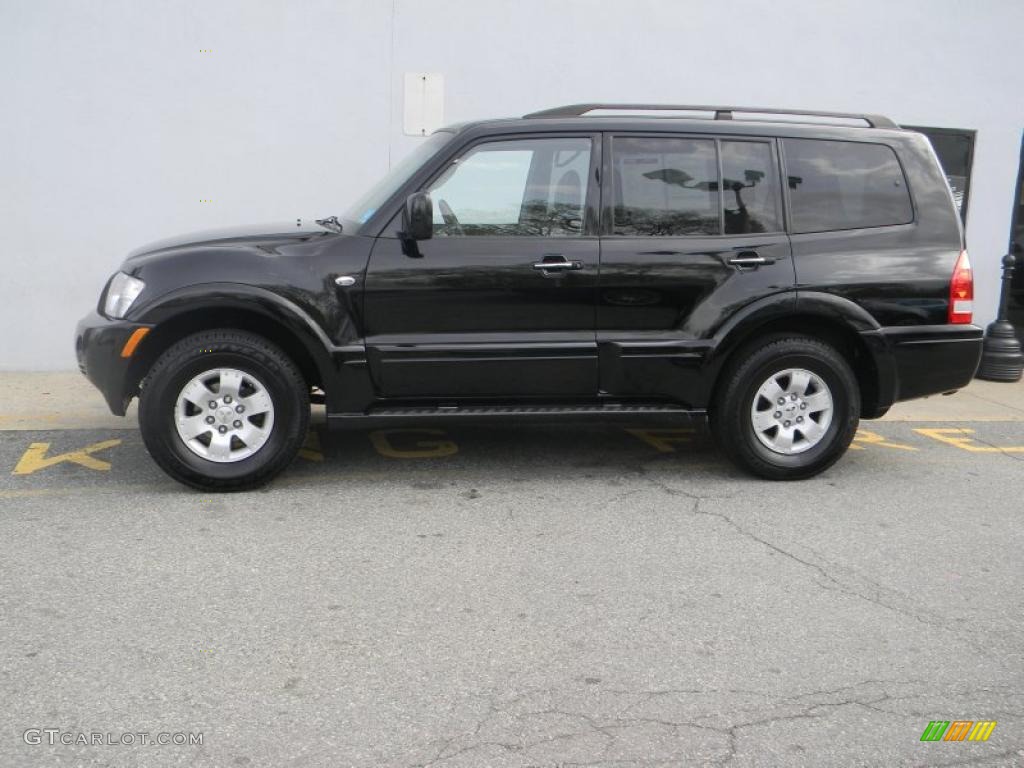 2004 Montero Limited 4x4 - Solano Black Pearl / Charcoal photo #5