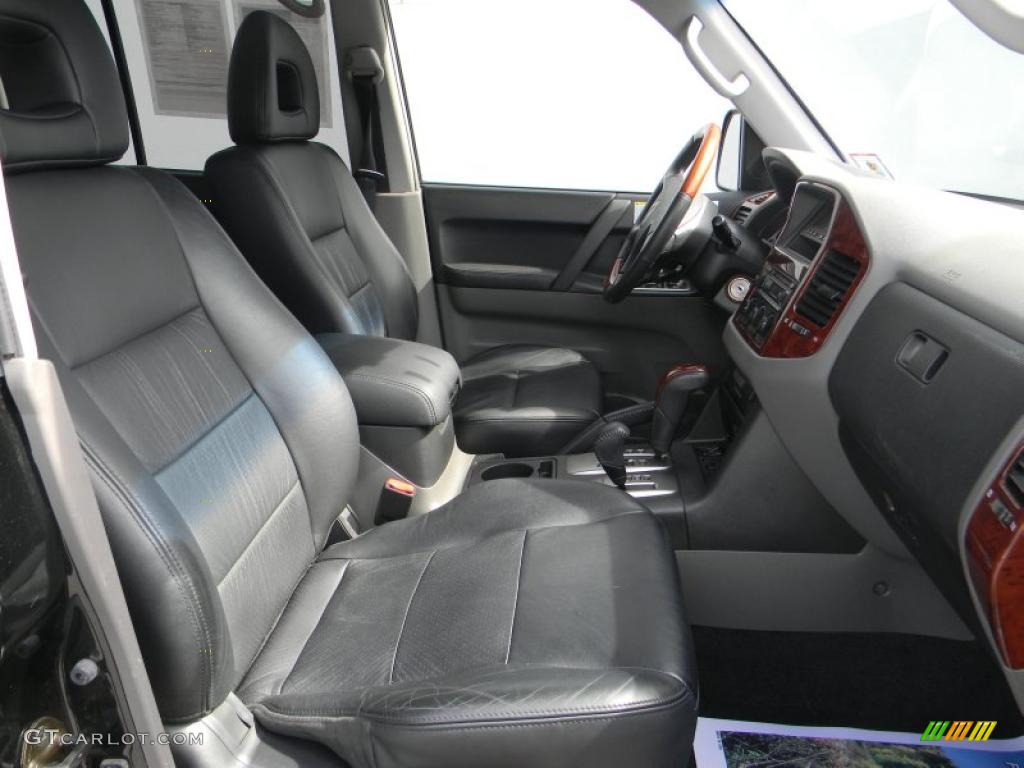 2004 Montero Limited 4x4 - Solano Black Pearl / Charcoal photo #13