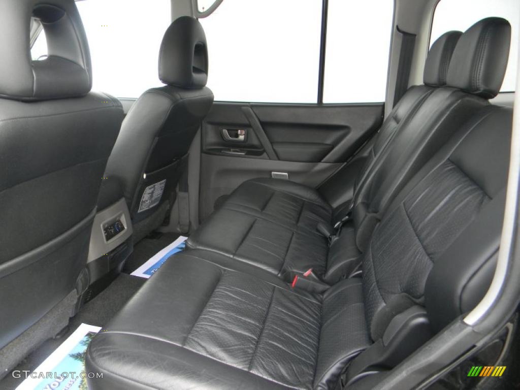 Charcoal Interior 2004 Mitsubishi Montero Limited 4x4 Photo #48564976