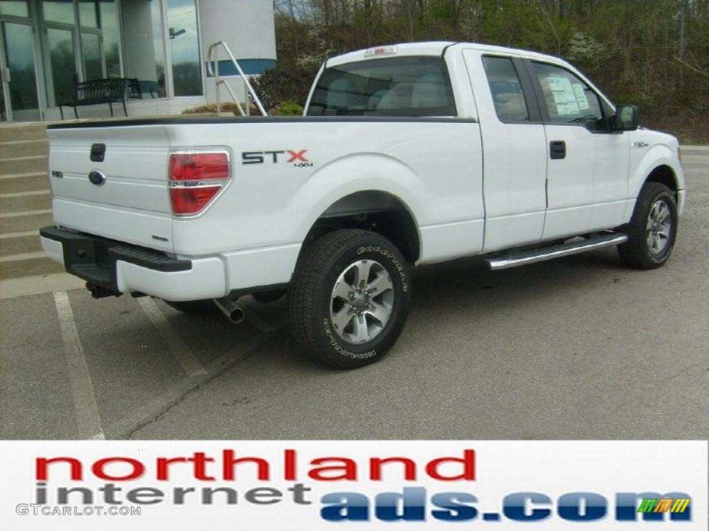 2011 F150 STX SuperCab 4x4 - Oxford White / Pale Adobe photo #7