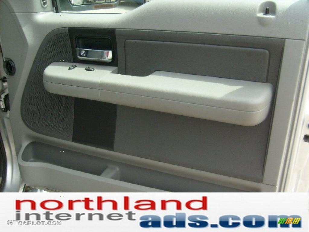 2006 F150 XLT SuperCab 4x4 - Silver Metallic / Medium Flint photo #18