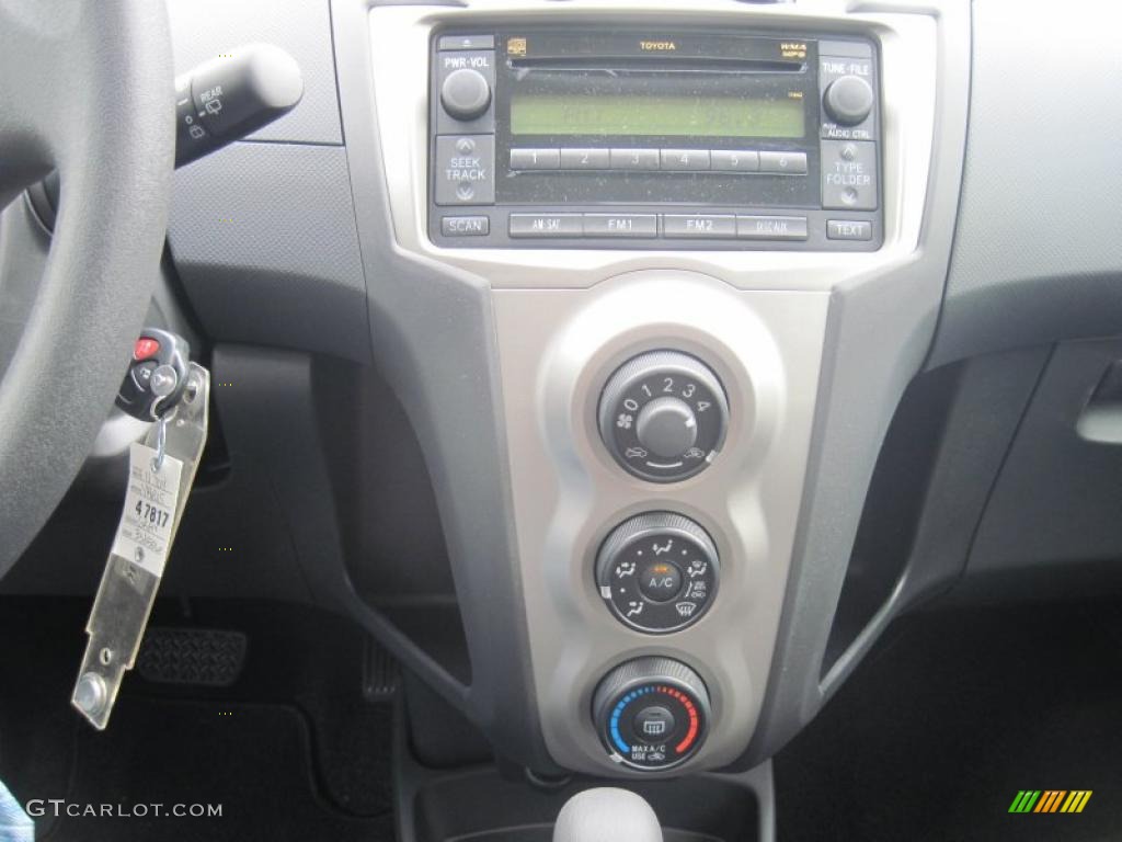 2011 Toyota Yaris 5 Door Liftback Controls Photo #48573842