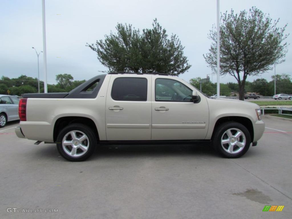 Gold Mist Metallic 2007 Chevrolet Avalanche LT 4WD Exterior Photo #48579063