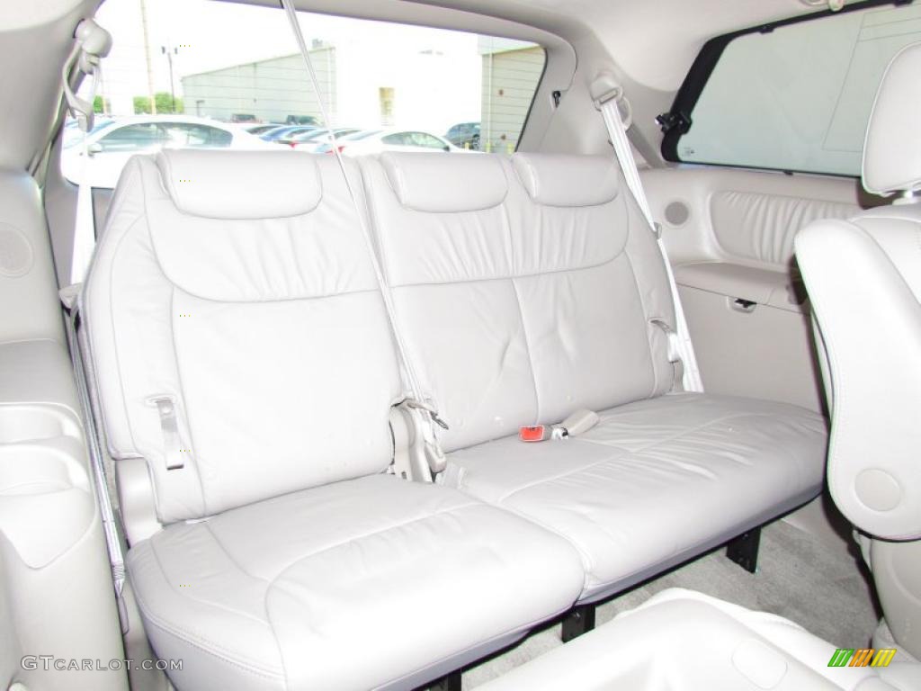 2007 Sienna XLE - Arctic Frost Pearl White / Taupe photo #11