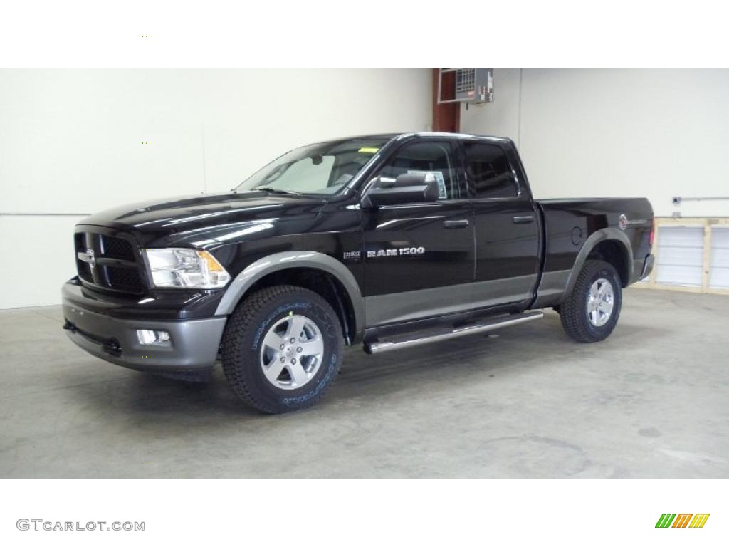 Brilliant Black Crystal Pearl Dodge Ram 1500