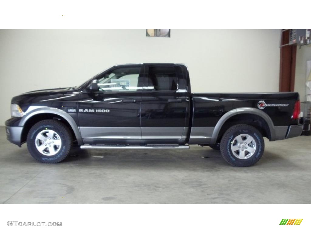 2011 Ram 1500 SLT Outdoorsman Quad Cab 4x4 - Brilliant Black Crystal Pearl / Dark Slate Gray/Medium Graystone photo #7