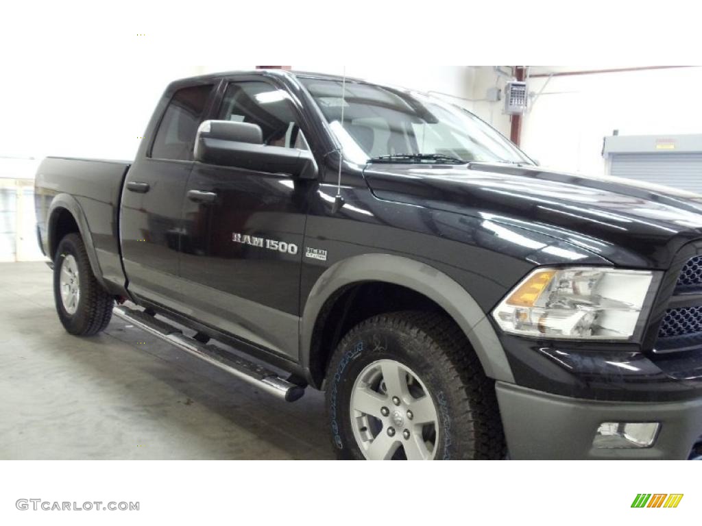 2011 Ram 1500 SLT Outdoorsman Quad Cab 4x4 - Brilliant Black Crystal Pearl / Dark Slate Gray/Medium Graystone photo #9