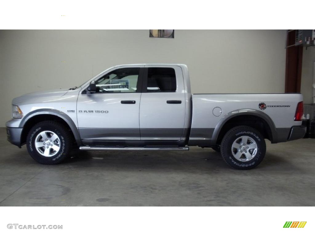 2011 Ram 1500 SLT Outdoorsman Quad Cab 4x4 - Bright Silver Metallic / Dark Slate Gray/Medium Graystone photo #7