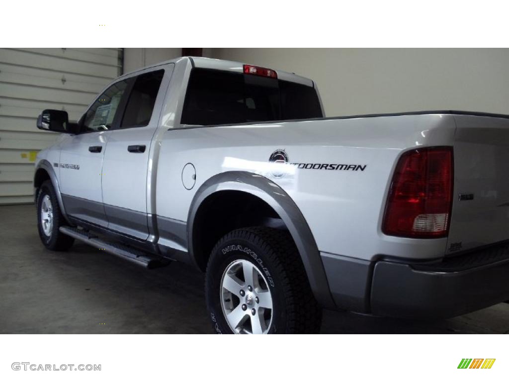 2011 Ram 1500 SLT Outdoorsman Quad Cab 4x4 - Bright Silver Metallic / Dark Slate Gray/Medium Graystone photo #11