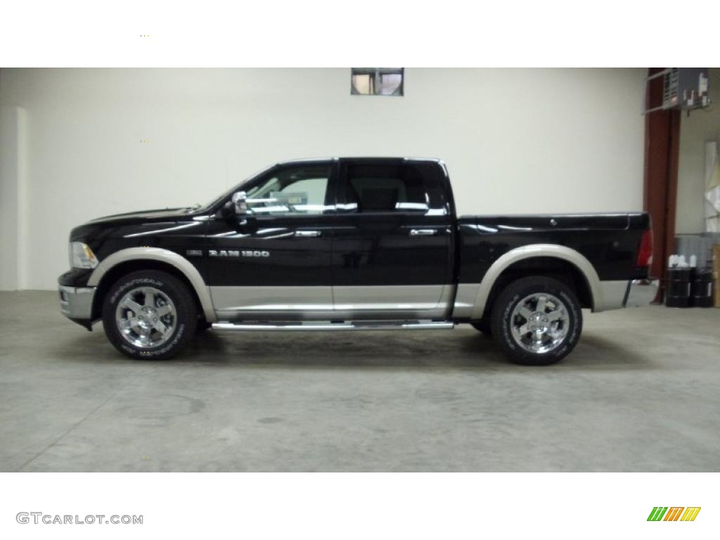 2011 Ram 1500 Laramie Crew Cab 4x4 - Brilliant Black Crystal Pearl / Light Pebble Beige/Bark Brown photo #8