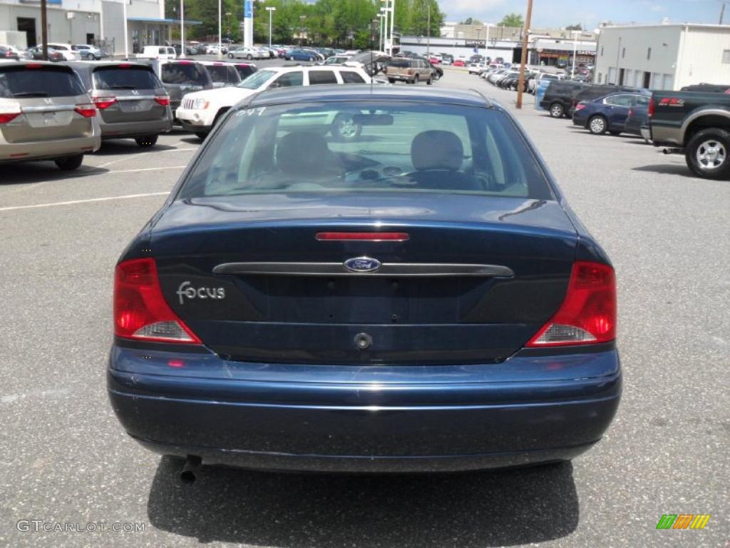 2001 Focus LX Sedan - Twilight Blue Metallic / Dark Charcoal Black photo #3