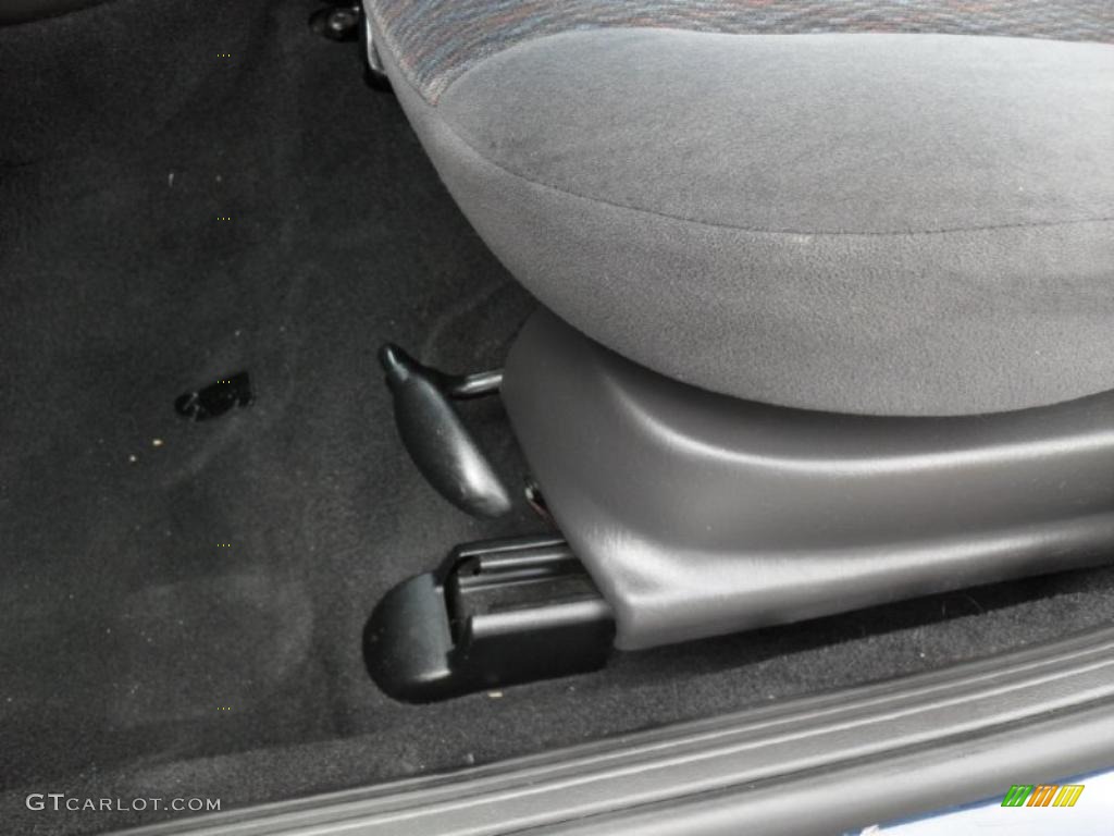 2001 Focus LX Sedan - Twilight Blue Metallic / Dark Charcoal Black photo #8