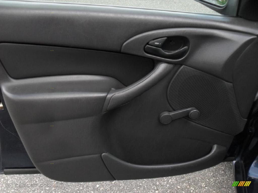 2001 Focus LX Sedan - Twilight Blue Metallic / Dark Charcoal Black photo #9