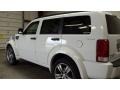 Bright White - Nitro Detonator 4x4 Photo No. 13