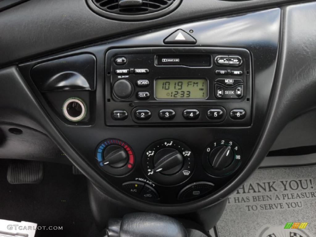 2001 Focus LX Sedan - Twilight Blue Metallic / Dark Charcoal Black photo #12