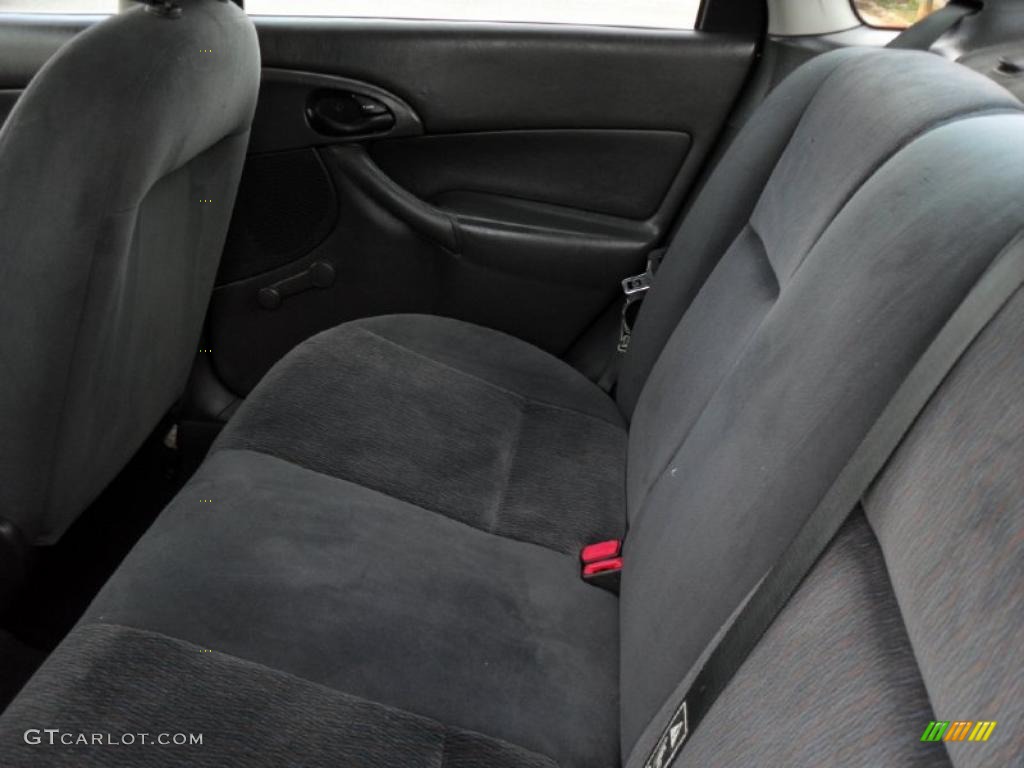 2001 Focus LX Sedan - Twilight Blue Metallic / Dark Charcoal Black photo #15