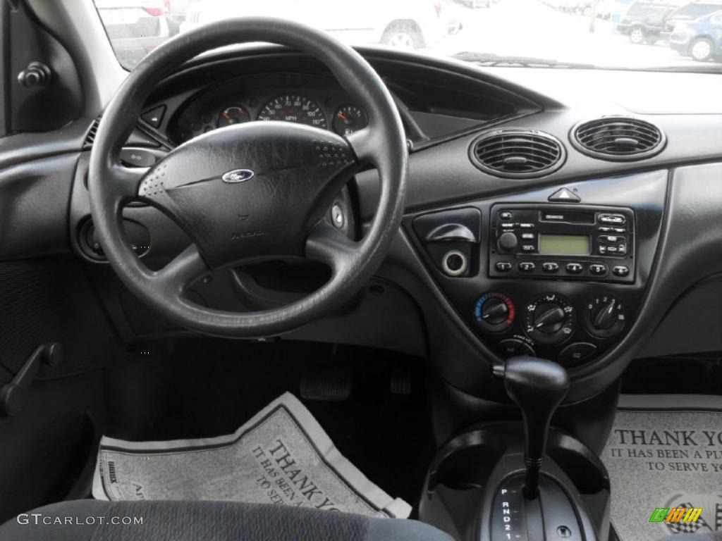 2001 Focus LX Sedan - Twilight Blue Metallic / Dark Charcoal Black photo #16
