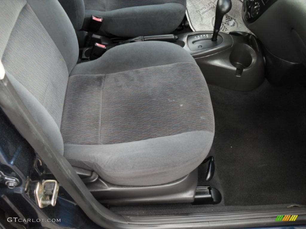 2001 Focus LX Sedan - Twilight Blue Metallic / Dark Charcoal Black photo #20