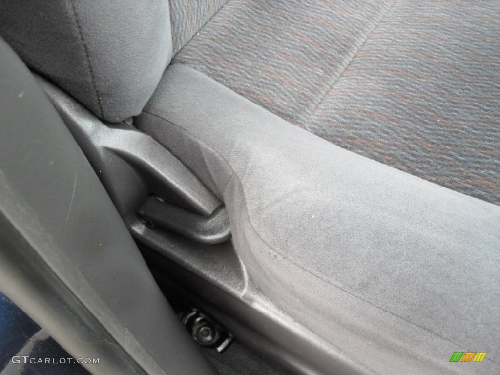 2001 Focus LX Sedan - Twilight Blue Metallic / Dark Charcoal Black photo #21