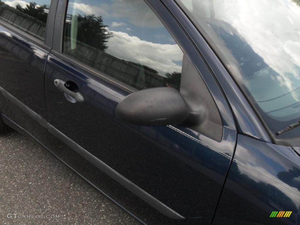 2001 Focus LX Sedan - Twilight Blue Metallic / Dark Charcoal Black photo #26