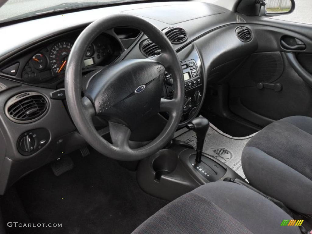 2001 Focus LX Sedan - Twilight Blue Metallic / Dark Charcoal Black photo #30