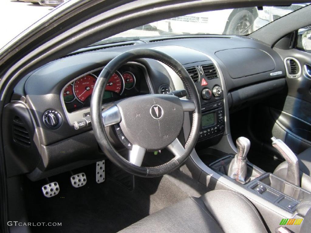 Black Interior 2005 Pontiac GTO Coupe Photo #48586117