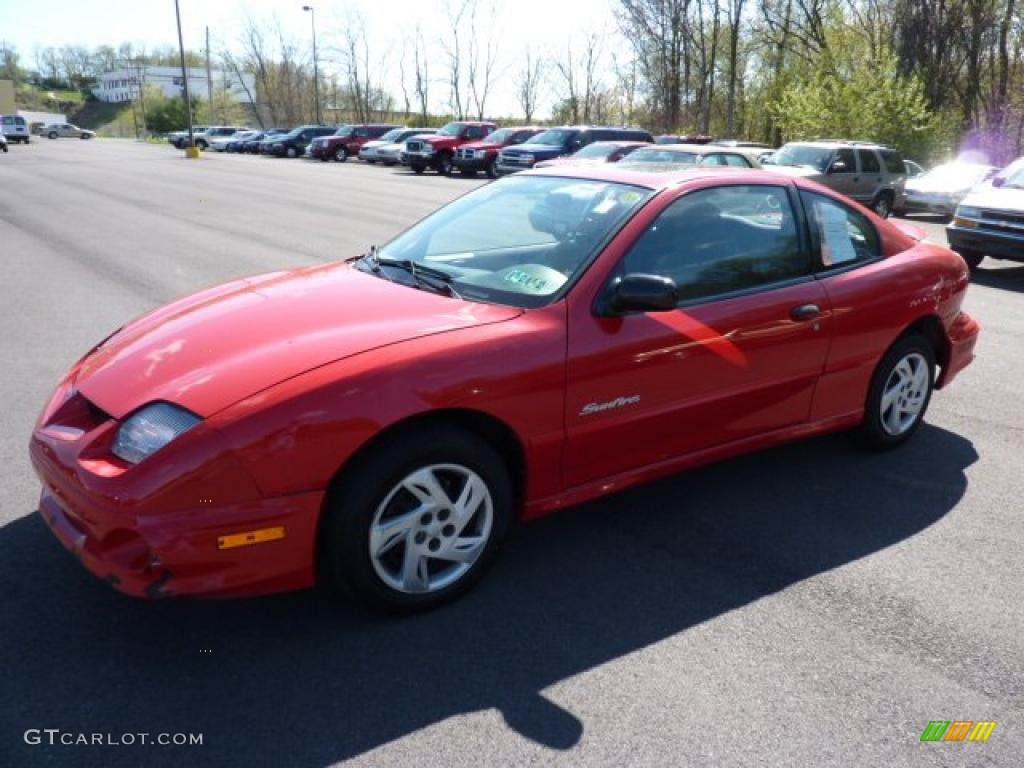 2001 Sunfire SE Coupe - Bright Red / Graphite photo #3