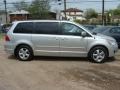 2011 Mercury Silver Metallic Volkswagen Routan SEL  photo #2