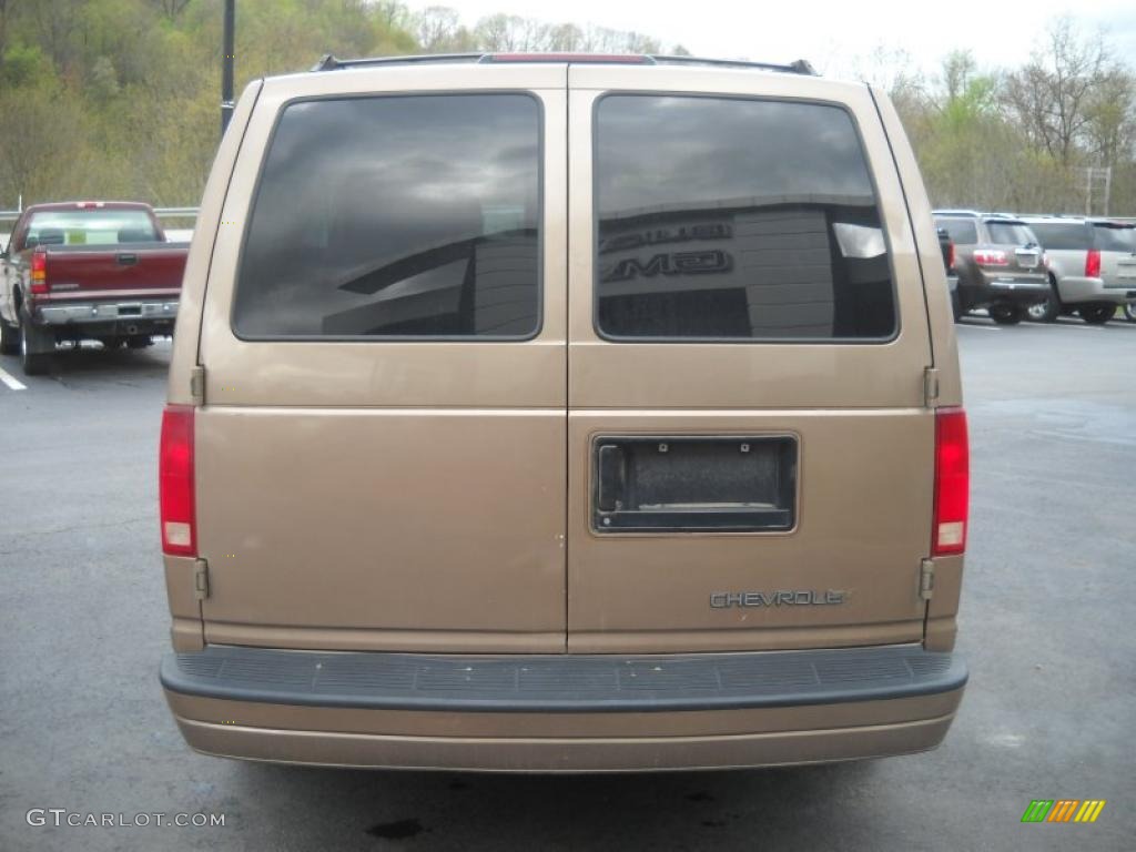 1997 Astro LS AWD Passenger Van - Light Autmnwood Metallic / Neutral photo #6