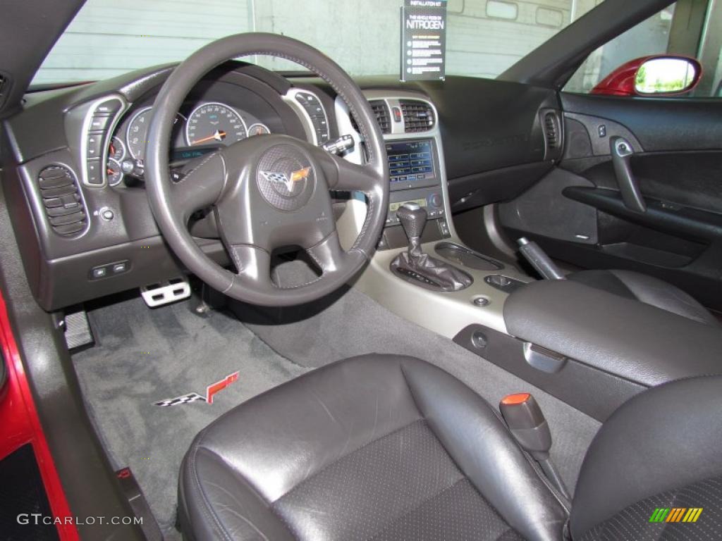 2005 Chevrolet Corvette Coupe Ebony Dashboard Photo #48591130